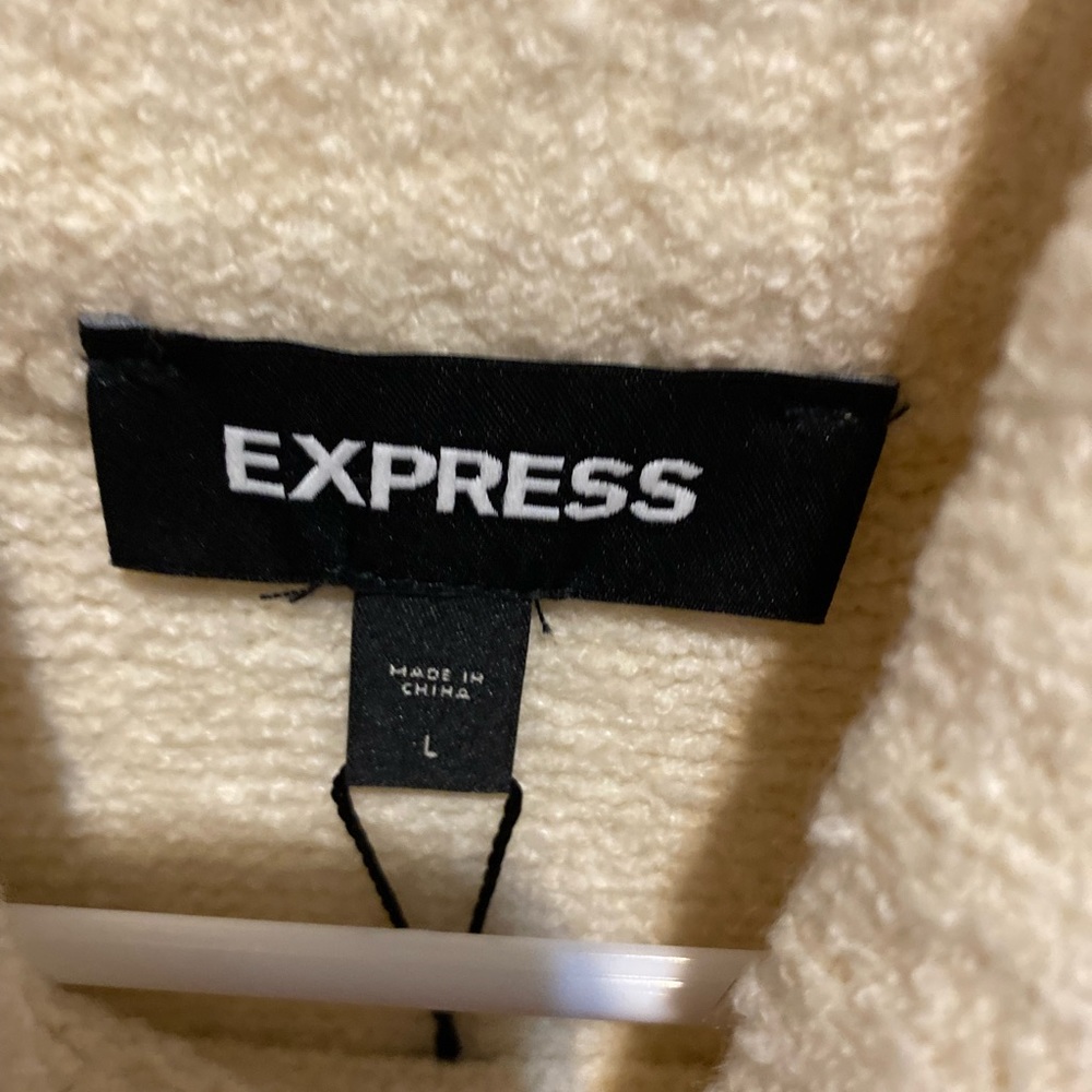 Sleeveless sweater